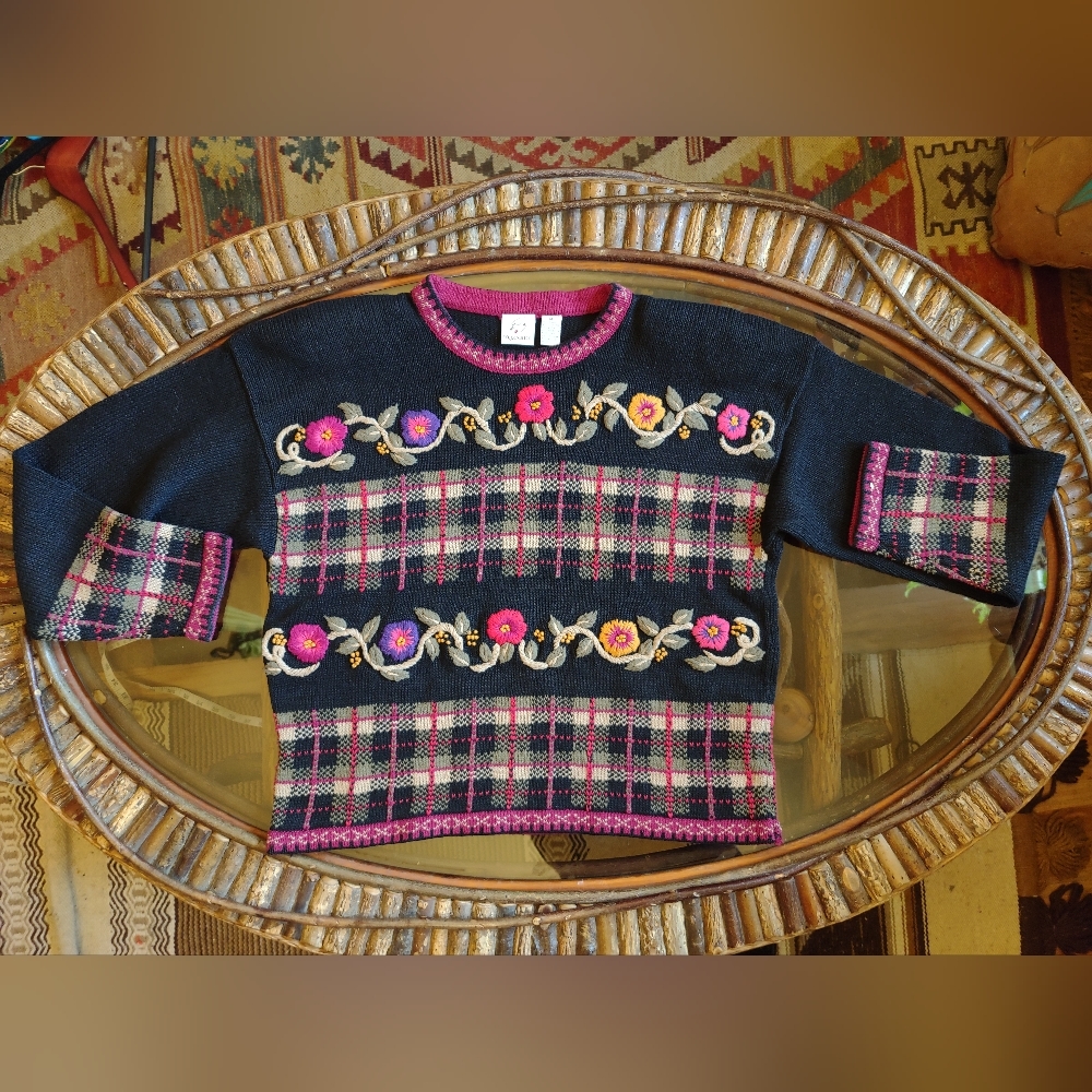 Never worn vintage embroidered sweater.